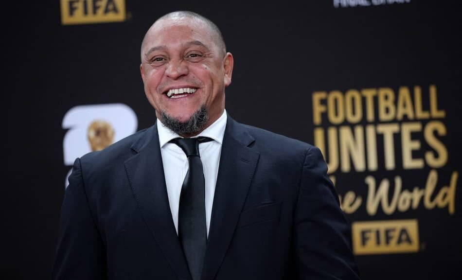 Roberto Carlos passa por cirurgia cardíaca de emergência e apresenta complicações, diz jornal espanhol