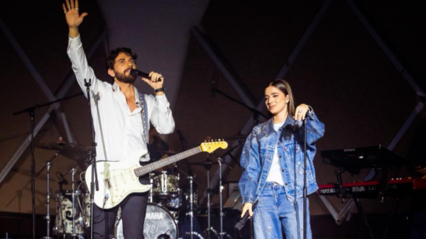 GIANA viraliza cantando “Vestígios Carnais” e “Need You Now” ao lado de Gustavo Mioto em seu show de estreia 18 GIANA viraliza cantando “Vestígios Carnais” e “Need You Now” ao lado de Gustavo Mioto em seu show de estreia