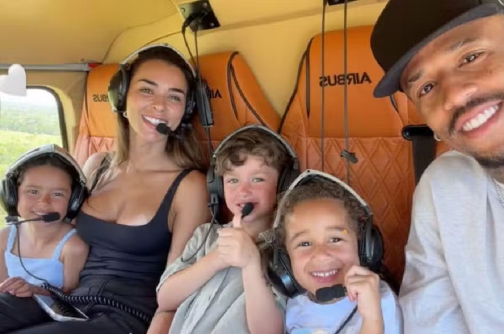 Eder Militão compartilha momento em família durante passeio de helicóptero