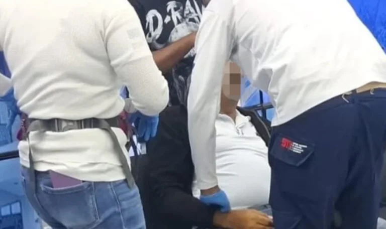 Vídeo: homem morre após sofrer infarto durante entrevista ao vivo na TV 55 Vídeo: homem morre após sofrer infarto durante entrevista ao vivo na TV