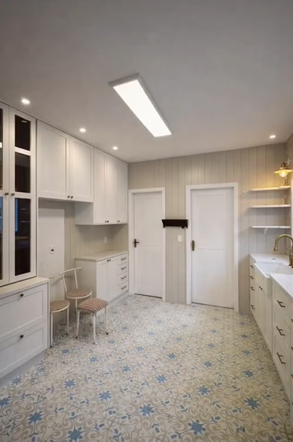 Monique Evans anuncia venda de mansão em Alphaville por quase R$ 3 milhões