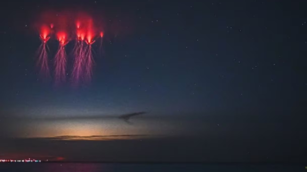 Projeto Spritacular registra "red sprites" pelos céus do mundo inteiro - Foto: Laurent Richard/Spritacular