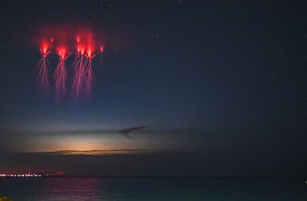 Projeto Spritacular registra "red sprites" pelos céus do mundo inteiro - Foto: Laurent Richard/Spritacular