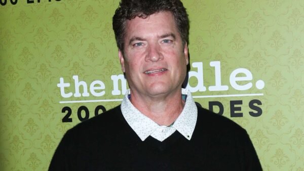 Ator Pat Finn, de Friends e The Middle, morre aos 60 anos 1 Pat Finn