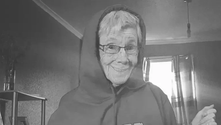 Vovó gamer com mais de 2 milhões de seguidores morre aos 78 anos 56 Vovó gamer