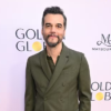 Wagner Moura é tietado por The Rock e outros indicados em evento do Globo de Ouro