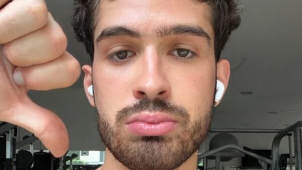 João Guilherme exibe mudança no corpo após um mês sem treinar e faz alerta: “Não recomendo”