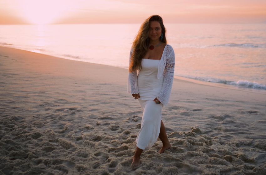 Exclusivo: veja a letra de “Coisas da Cabeça”, novo single de Lara Estelita