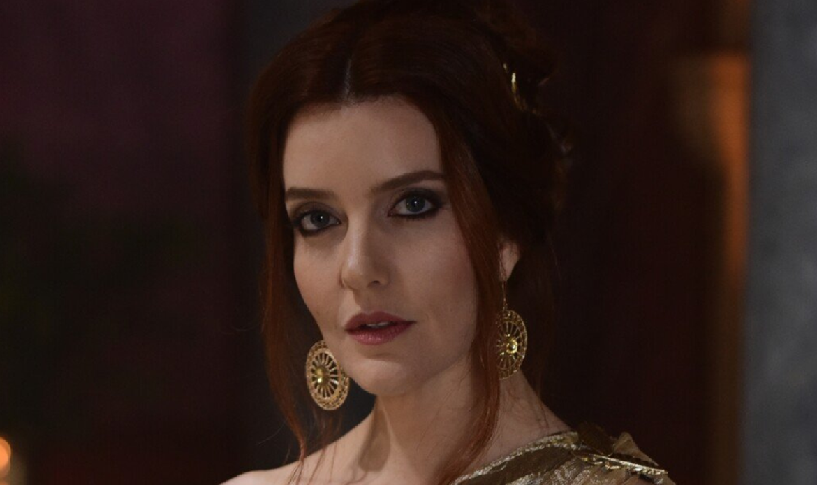 Larissa Maciel - POP MAIS