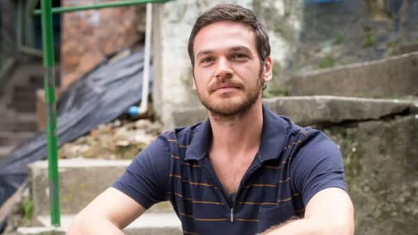 Emílio Dantas relata problema em compra online e diz ter recebido azeite no lugar de videogame