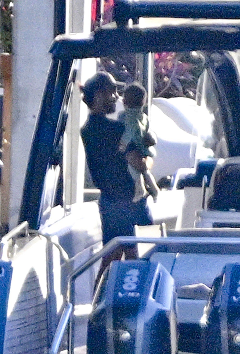 Gisele Bündchen e Joaquim Valente surgem juntos pela primeira vez após 'casamento secreto'; veja fotos 53 Gisele Bündchen e Joaquim Valente surgem juntos pela primeira vez após 'casamento secreto'; veja fotos