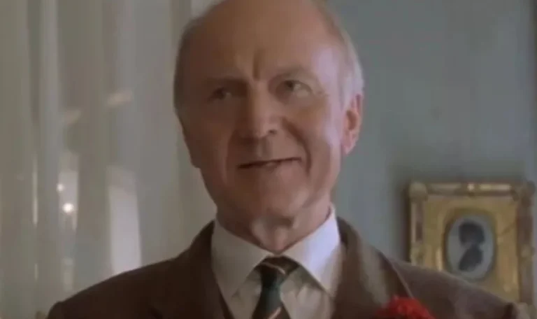 Morre Donald Douglas, ator da franquia Bridget Jones, aos 92 anos 53 Morre Donald Douglas, ator da franquia Bridget Jones, aos 92 anos