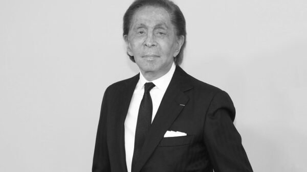 Morre Valentino Garavani, ícone da moda, aos 93 anos