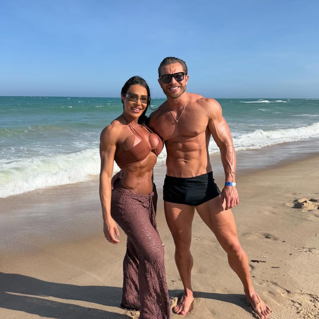 Gracyanne Barbosa fala sobre vida amorosa após postagem com “namorado” e esclarece relação com empresário 52 Gracyanne Barbosa fala sobre vida amorosa após postagem com “namorado” e esclarece relação com empresário