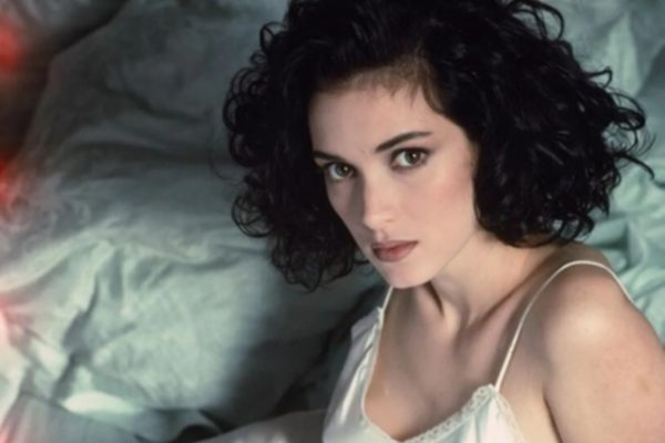 O escândalo que afastou Winona Ryder de Hollywood antes de retorno triunfal em Stranger Things 52 O escândalo que afastou Winona Ryder de Hollywood antes de retorno triunfal em Stranger Things