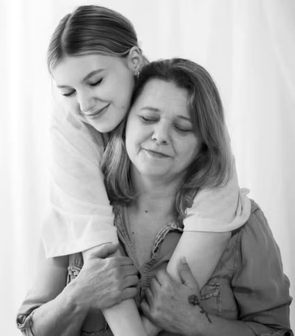 Mãe de Isabel Veloso comove a web ao falar da morte da filha: "Se amor fosse suficiente, você estaria aqui"