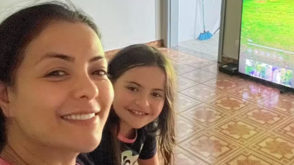 Li Martins celebra primeira noite na casa nova ao lado da filha — Foto: Reprodução/Instagram