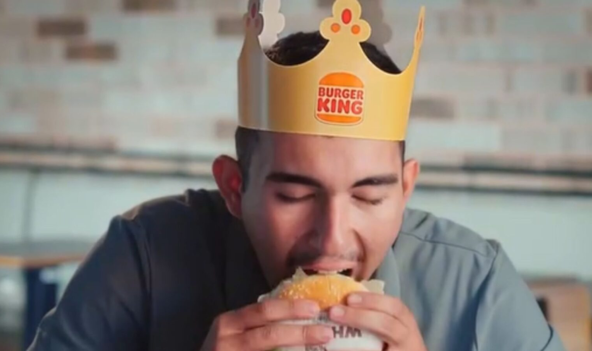 Jovem abandonado no Pico Paraná vira garoto-propaganda de rede de fast food