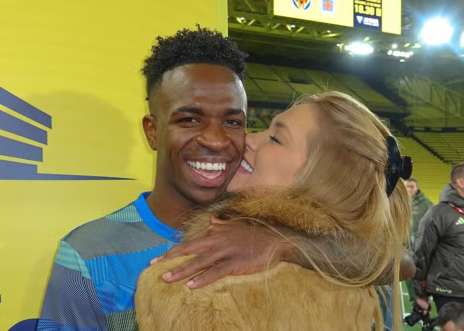 Vini Jr. se derrete após Virginia assistir à vitória do Real Madrid no estádio: “Pé quente demais”