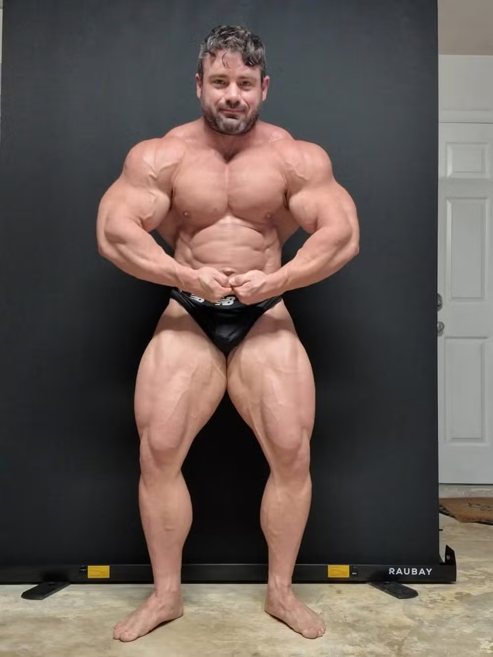 Campeão do fisiculturismo morre aos 38 anos — um dia após mostrar treino intenso nas redes sociais