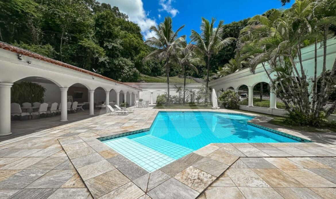 Veja como é a mansão de Renato Aragão, à venda por R$ 18 milhões no Rio