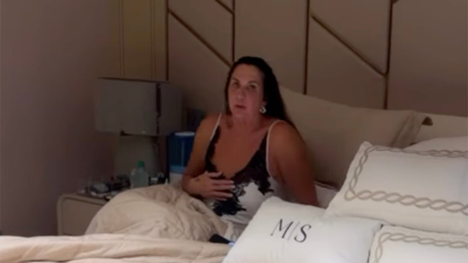 Mãe de Virginia Fonseca recebe alta hospitalar após acidente e exames tranquilizam a família