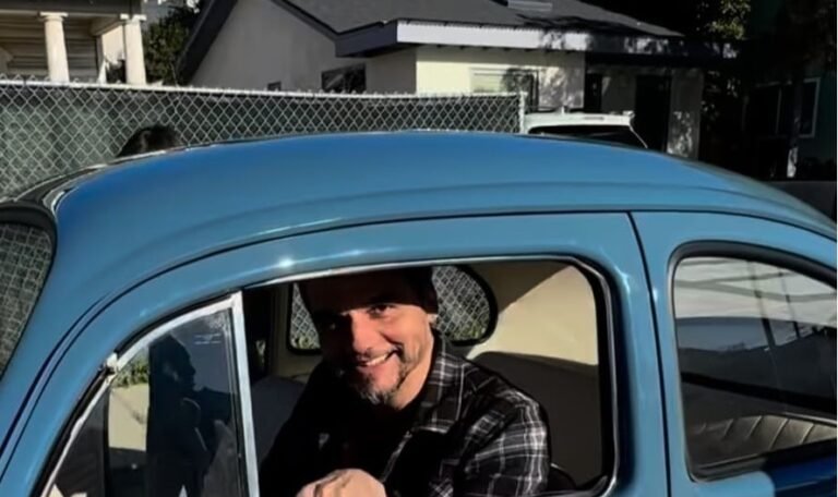 Veja a casa onde Wagner Moura mora em Los Angeles, nos EUA, com um fusca na garagem 52 Veja a casa onde Wagner Moura mora em Los Angeles, nos EUA, com um fusca na garagem