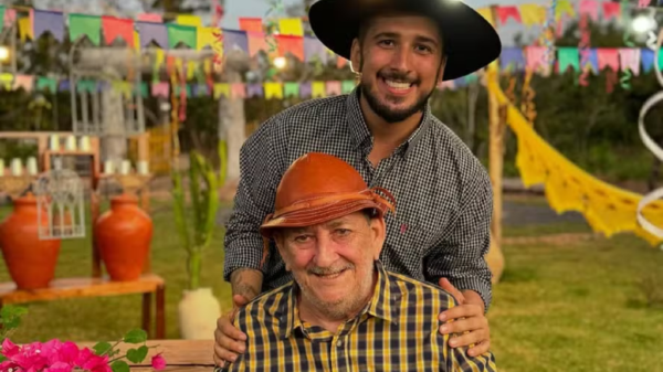 Pai de influenciador passa por cirurgia delicada e tem parte do crânio armazenada no abdômen 12 Pai de influenciador passa por cirurgia delicada e tem parte do crânio armazenada no abdômen