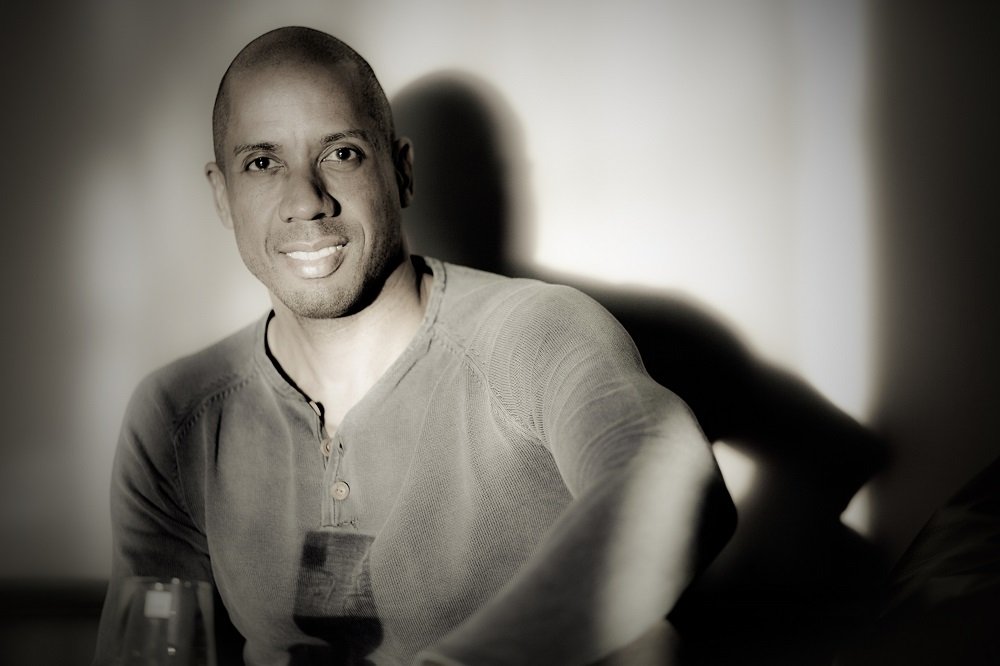 François Marius lança novo single Afrobeat com clima de celebração