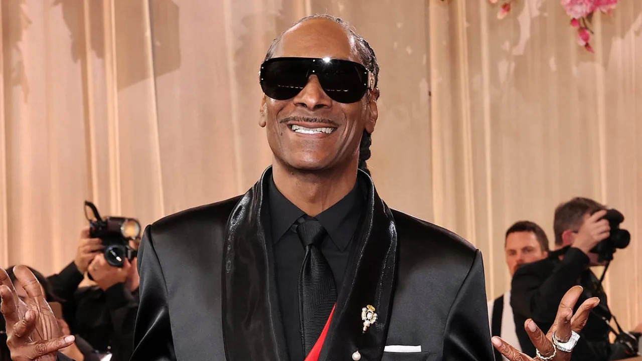 Snoop Dogg é censurado ao vivo durante apresentação no Globo de Ouro; saiba o motivo