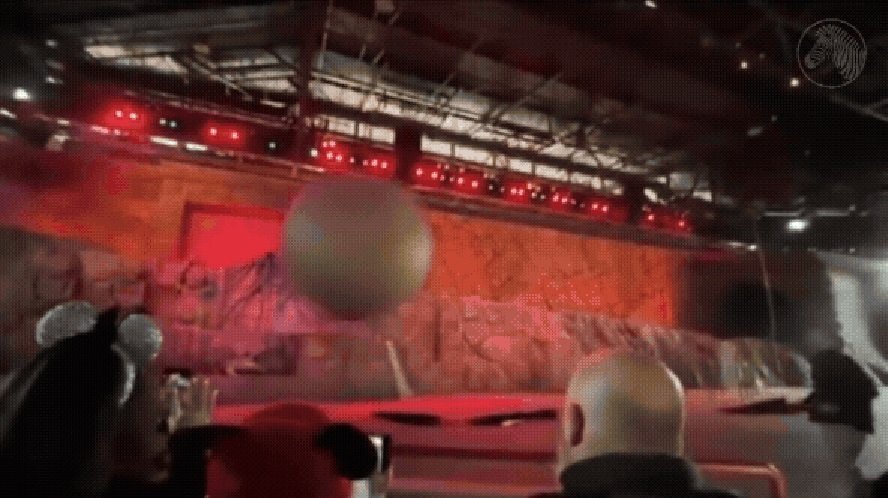 Funcionário da Disney é atingido por pedra cenográfica durante show em parque da Flórida