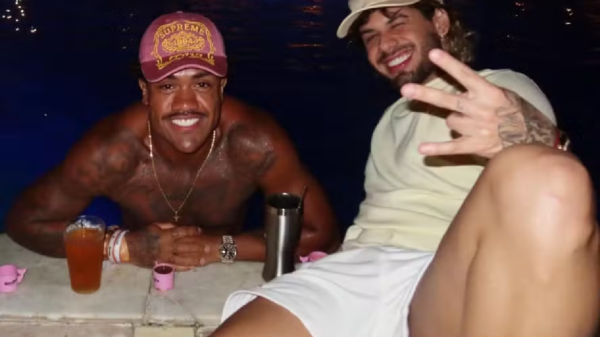 Solteiros, Zé Felipe e MC Davi curtem dia de descanso em Pipa (RN) 3 ze felipe mc davi dia pipa