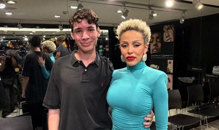 Doja Cat participa de encontro com fãs e causa tumulto em São Paulo