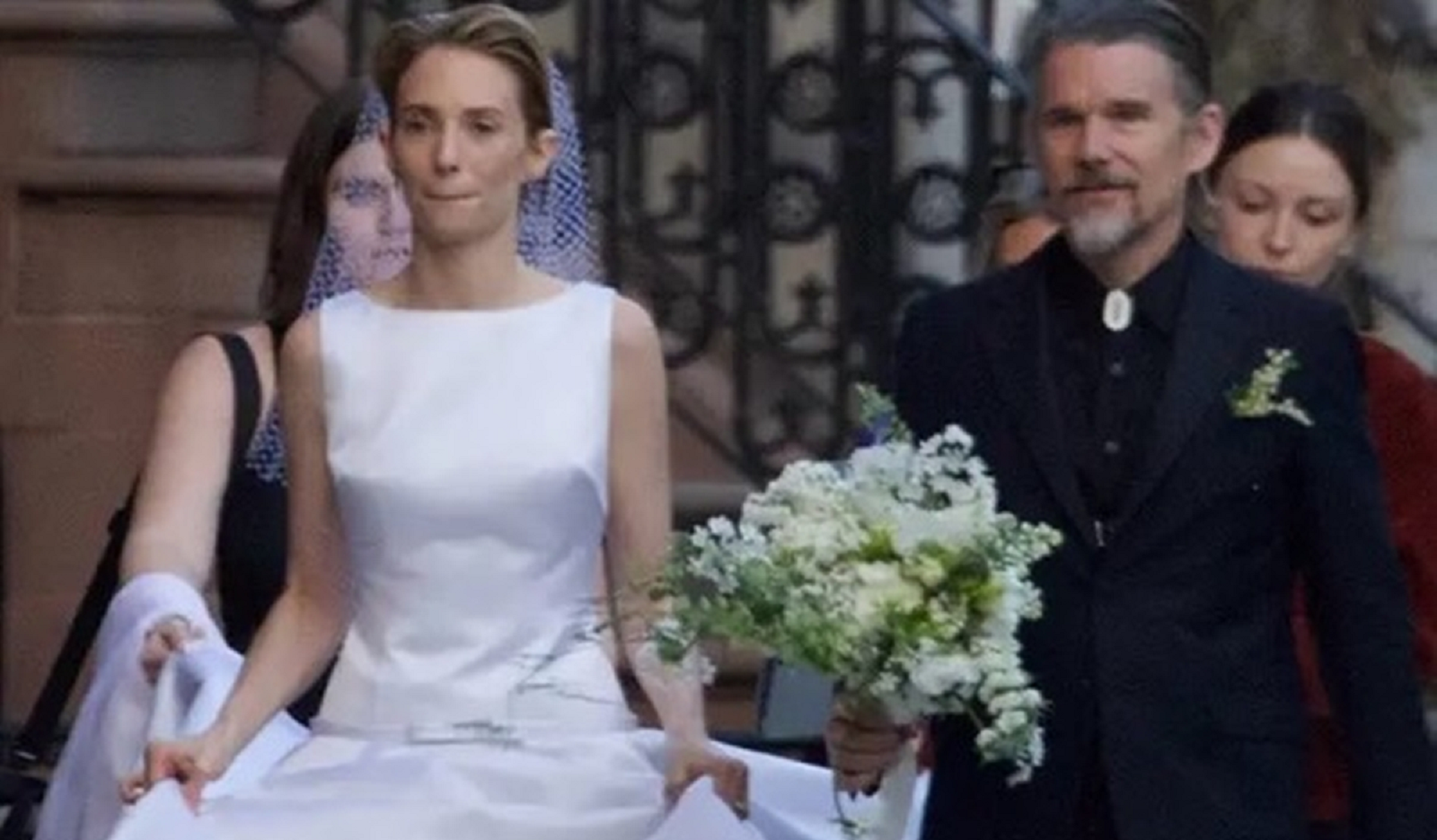 Maya Hawke se casa em Nova York - Foto: Reprodução/Instagram @mayahawkeverse