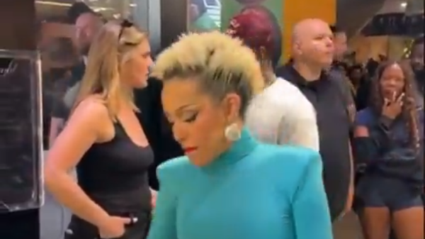 Doja Cat participa de encontro com fãs e causa tumulto em São Paulo