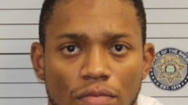 Ex-jogador da NFL é preso acusado de matar a namorada