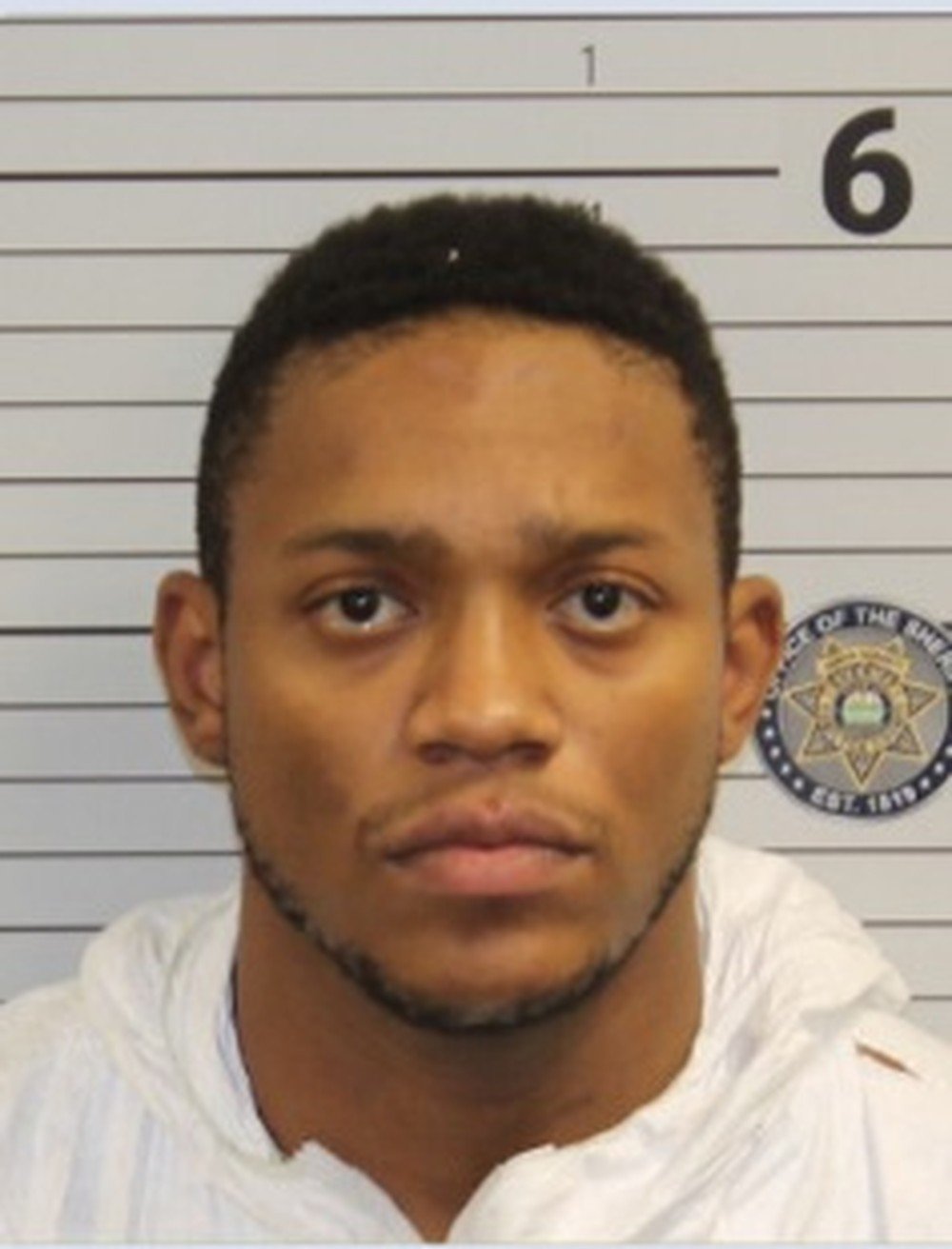 Ex-jogador da NFL é preso acusado de matar a namorada