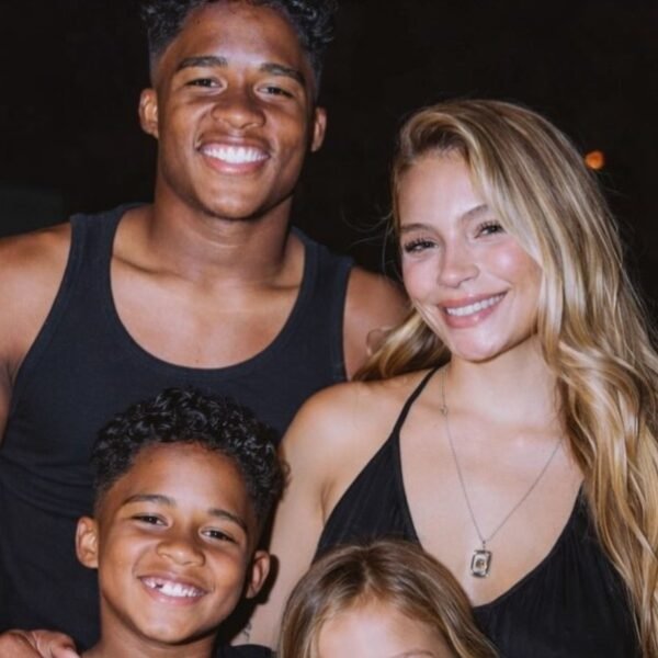Endrick afasta boatos de crise no casamento com imagem de filhos feita por IA