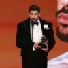 Bad Bunny faz história e vence Álbum do Ano com disco em espanhol no Grammy
