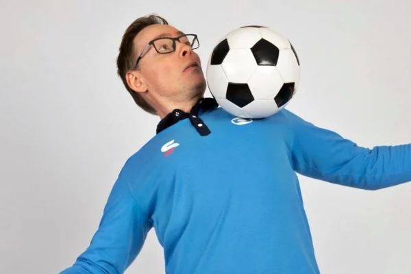 Narrador da Globo anuncia demissão após 27 anos no grupo