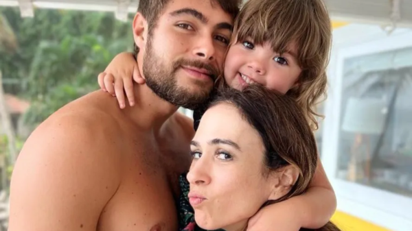 Rafa Vitti, Tatá Werneck e a filha deles, Clara Maria — Foto: reprodução / instagram
