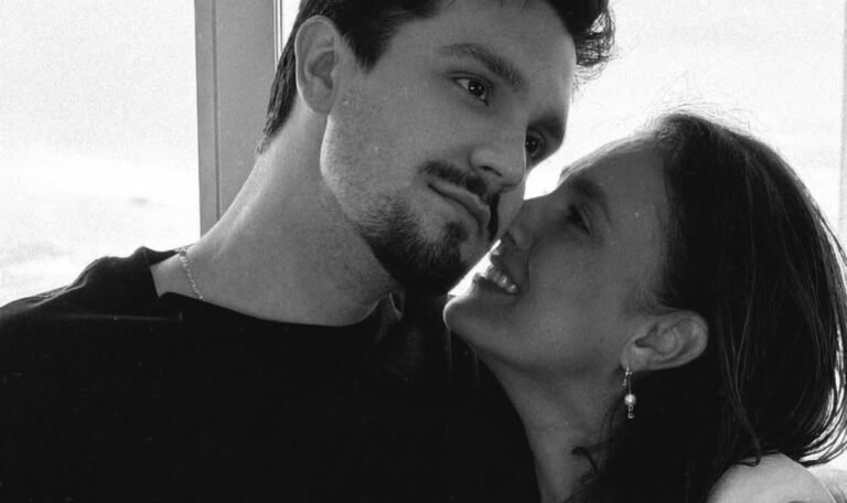 Luan Santana posta foto rara ao lado da mãe