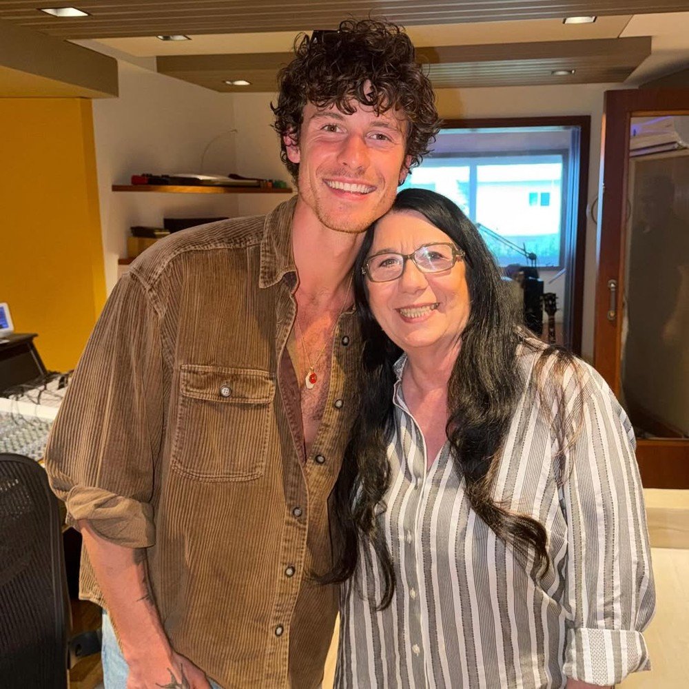 Shawn Mendes é visto em produtora musical na Bahia e fãs apostam em novo lançamento
