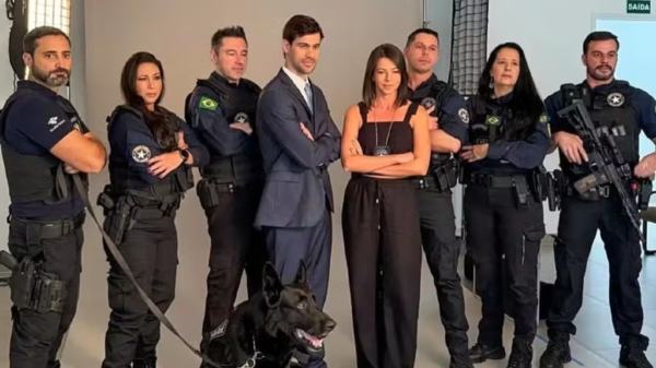 Equipe da Receita Federal que estrela 'Aeroporto: Área Restrita — Foto: @k9_dark_rfb / @aduana.receitafederal