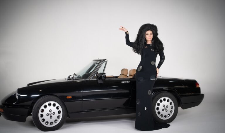 Laura Pausini lança single ¿Por Qué Te Vas?