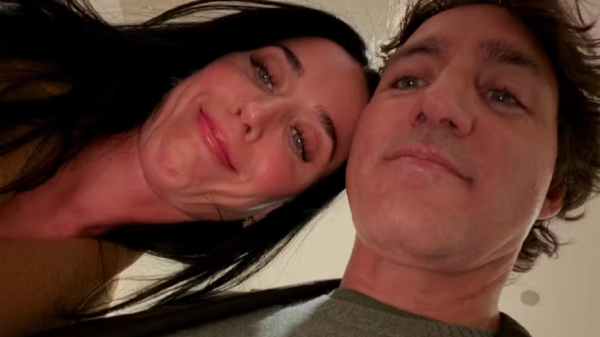 Katy Perry posta foto com Justin Trudeau e web pira