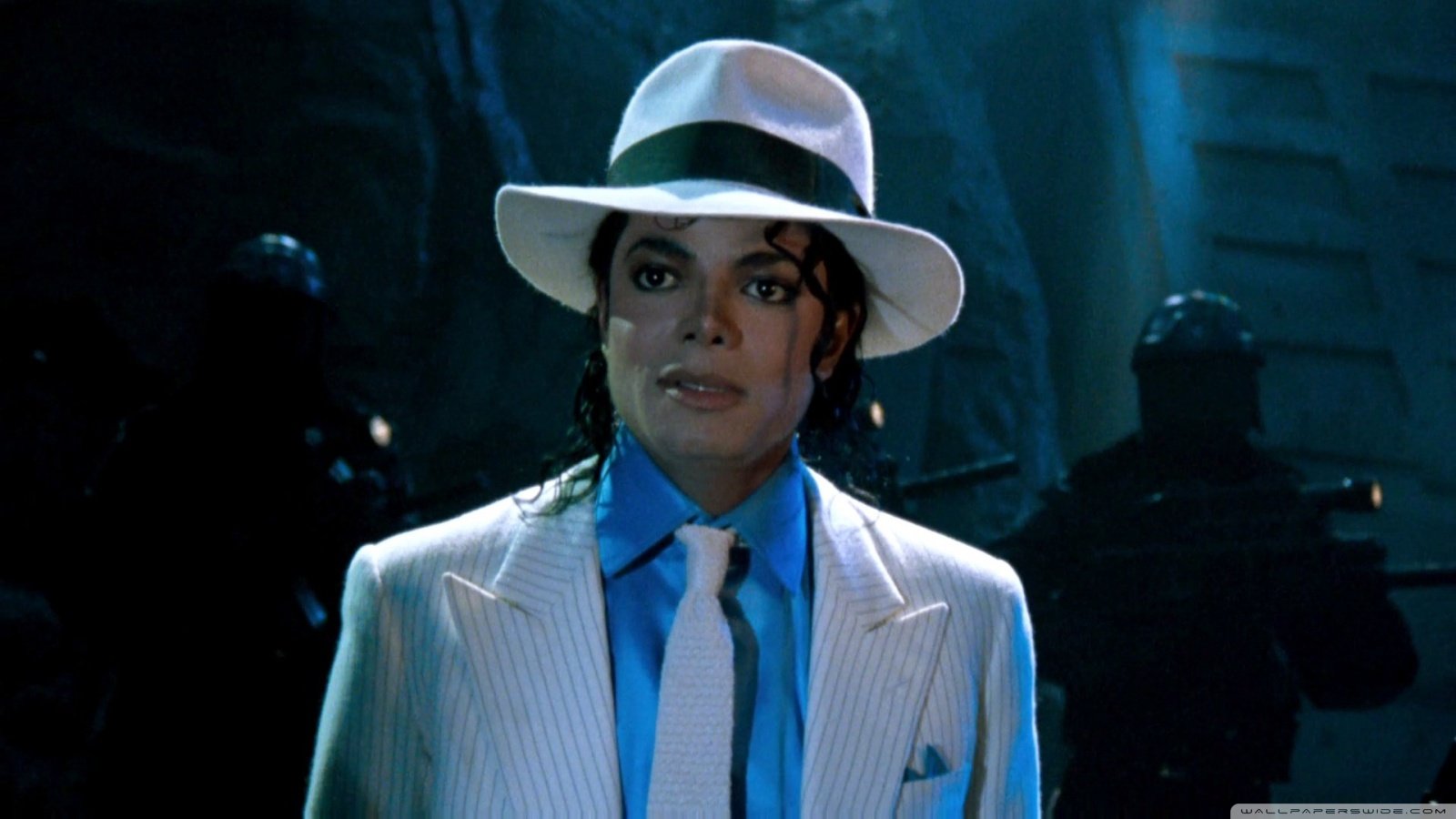 Michael Jackson - POP Mais