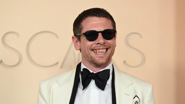 Saiba quem é o ator que apareceu com os dentes sangrando no Oscar 2026 1 gettyimages 2266296456