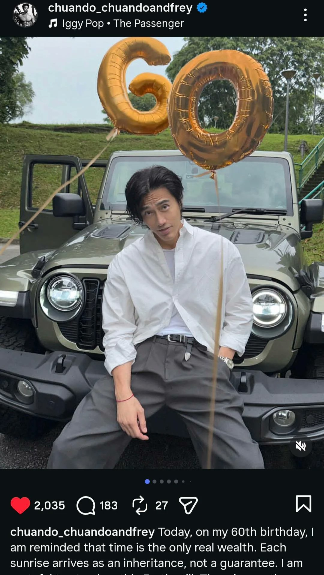 Modelo de Singapura viraliza ao completar 60 anos e impressiona seguidores pela aparência jovem