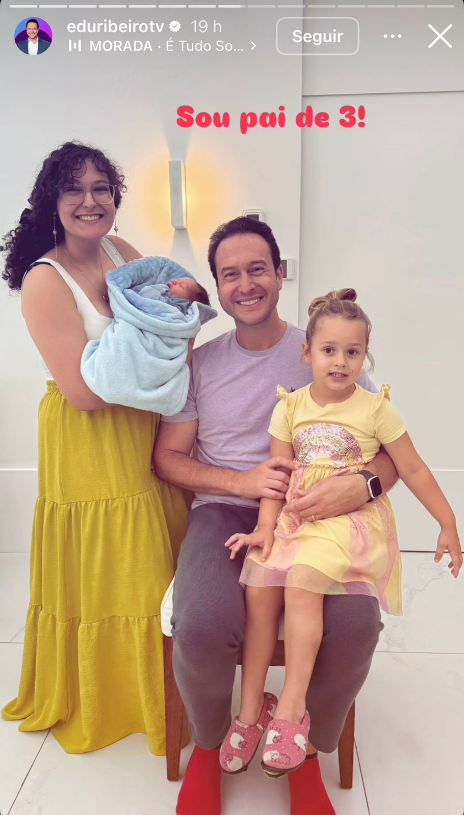Jornalista da RECORD, Edu Ribeiro anuncia nascimento do terceiro filho e celebra chegada do caçula nas redes
